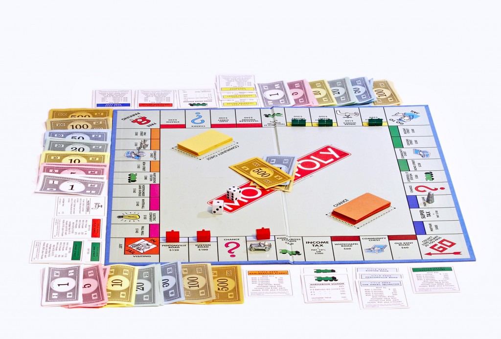 Monopoly_board_on_white_bg